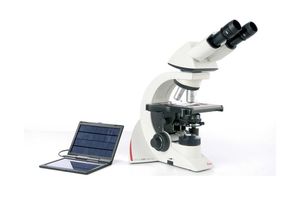 microscópio óptico
