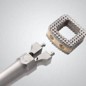 espaçador intervertebral cervical