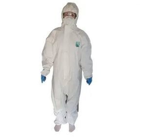 macacão de proteção de homem 1
