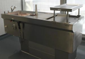 mesa de anatomia de laboratório 1