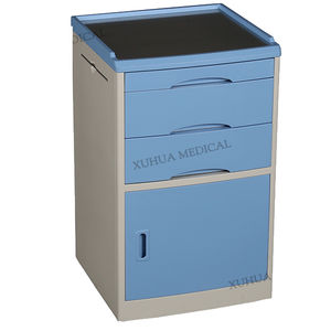mesa de cabeceira com gavetas