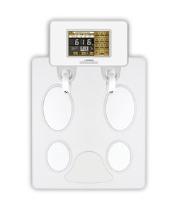 analisador de composição corporal por bioimpedância / com display LCD / plataforma