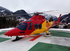 ambulância aérea para cuidados intensivos