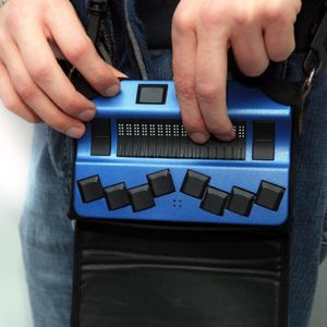 bloco de notas eletrônico Braille com Bluetooth