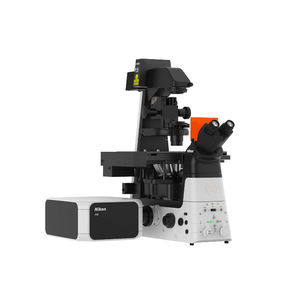 microscópio óptico
