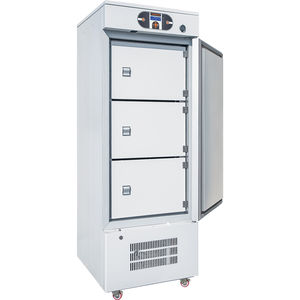 freezer de laboratório / para plasma sanguíneo / vertical / com rodízios