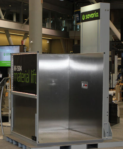Plataforma elevadora de materiais farmacêuticos - M-1504  - Savaria - para instalação no piso