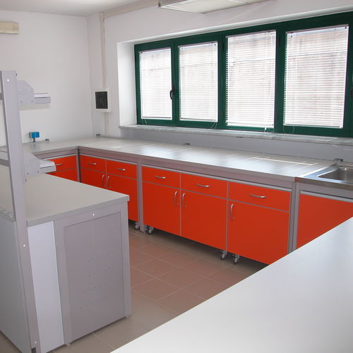 Bancada técnica de laboratório para histopatologia - COM-Lab 2 - comfit s.r.l - para medicina legal / móvel / modular