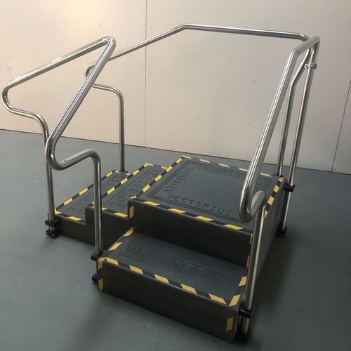 Escada para reabilitação de canto - VSR  - Vector Fitness Products - 2 corrimões / com rampa