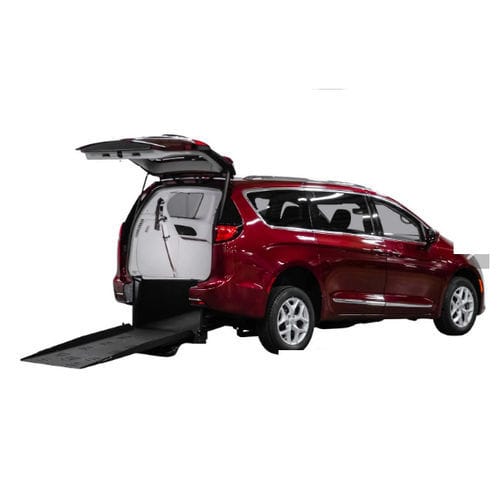 Veículo para pessoas com deficiência minivan - 28821 - Freedom Motors USA - com acesso por porta traseira