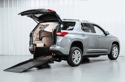 Veículo para pessoas com deficiência SUV - 28615 - Freedom Motors USA - a gasolina / com acesso por porta traseira