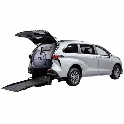 Veículo para pessoas com deficiência minivan - 28819 - Freedom Motors USA - a gasolina / elétrico / com acesso por porta traseira