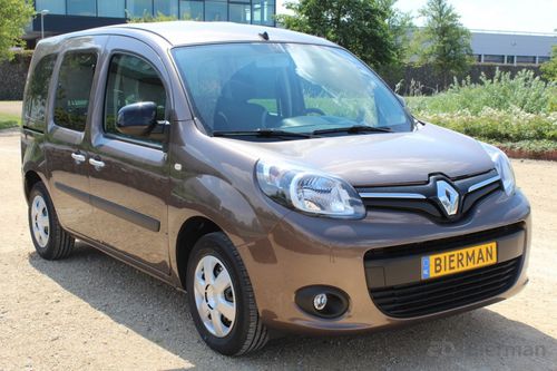 Veículo para pessoas com deficiência minivan - Kangoo Family WAV - Bierman - com acesso por porta traseira