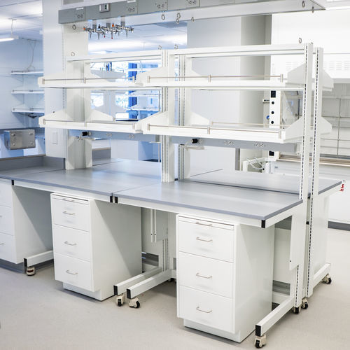 Bancada técnica de laboratório móvel - Sigma Carts™ - Mott Manufacturing - com prateleiras