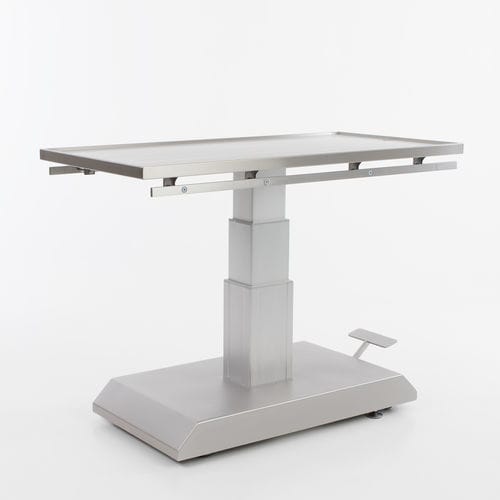 Mesa cirúrgica veterinária elétrica - 4026 - Equa OÜ - para animais de grande porte / para animais de estimação / com altura regulável