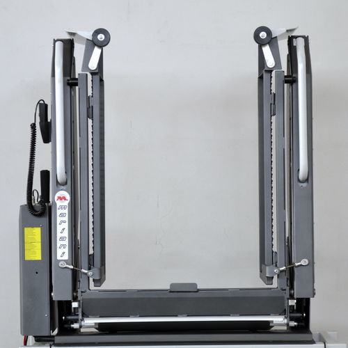 Plataforma elevadora de cadeira de rodas -  BBV series - Mariani Lift System - para instalação em veículo