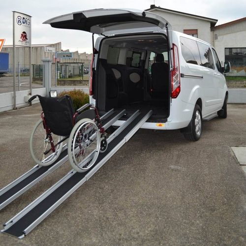Rampa de acesso para carro - RT series - Mariani Lift System - fixada em veículo / portátil