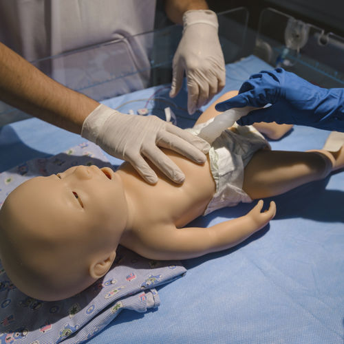 Manequim de treinamento para cuidados gerais de saúde - MIA - MedVision Group - para procedimentos de emergência médica / para procedimentos pediátricos / de intubação