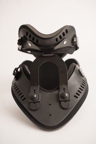 Colar cervical rígido - NB-161	 - Dr Medical - D (12 cm) / com apoio mentoniano / com extensão torácica