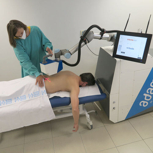 Braço robótico colaborativo - ADAMO - Adamo Robot - massageador com ar comprimido / para tratamento de distúrbios musculoesqueléticos