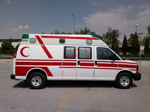 Ambulância furgão - GMC Savana - eos ambulance - tipo II / de 4 macas / com oxigenoterapia