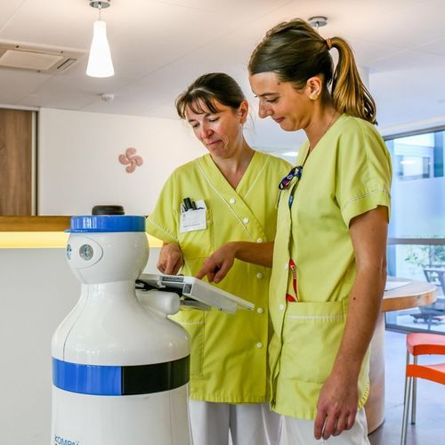Robô de telepresença para ILPI - KOMPAÏ-1 / 2009 - KOMPAÏ robotics - para assistência remota