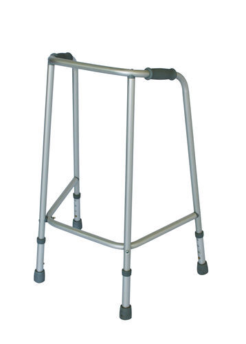 Andador com altura regulável - Incline Aluminum Walker - Alfacare