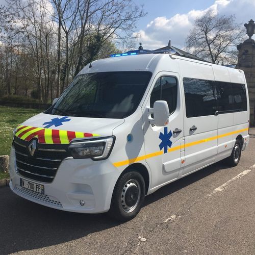 Ambulância de transferência - Renault Master - ICU AUTOMOTIVE IMPORT EXPORT AND CONSULTING. - furgão