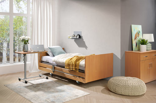 Cama para permanência prolongada - PB 526 - Elbur sp. z o.o. sp.k. - elétrica / de altura regulável / rodas com freio