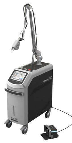Laser para rejuvenescimento da pele - MORE-XEL Scanning - BISON Medical   - para tratamento de acne / CO2 / com carrinho