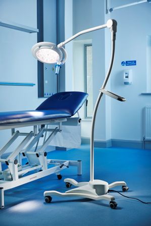 Foco cirúrgico de teto - Astralite plus - Brandon Medical - móvel / de LED / para pequenas cirurgias