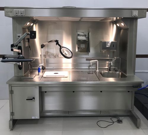Estação de trabalho de laboratório de macroscopia - 88630/1  - Funeralia - de piso / com pia / com ventilação