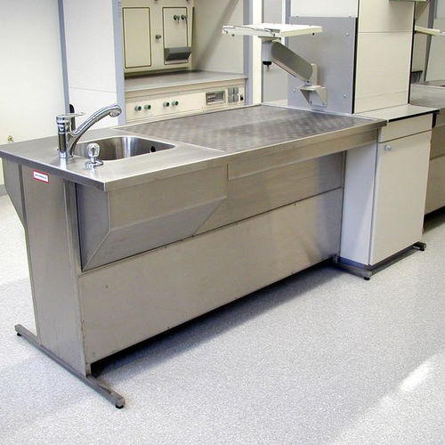 Estação de trabalho de laboratório para histopatologia - UCS-1750-D - KUGEL medical GmbH & Co. KG - para preparação de amostras / de piso / com pia
