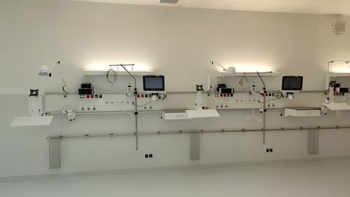 Régua de gases medicinais de parede - IV 1054 - modul technik - horizontal / para serviço de cuidados intensivos / personalizável