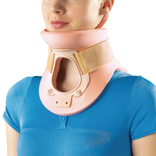 Colar cervical rígido - 4096 - OPPO MEDICAL - D (12 cm) / com abertura para traqueotomia / com apoio mentoniano