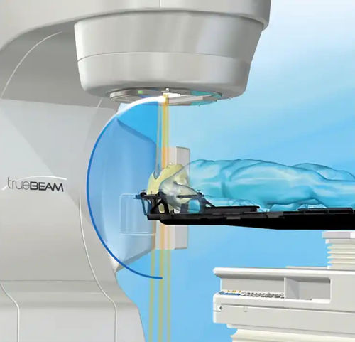 Acelerador linear de partículas para radiocirurgia estereotáxica - HyperArc - Varian Oncology - com mesa de coordenadas robótica / com colimador multilâminas (MLC)