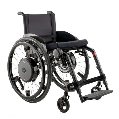 Cadeira de rodas manual - e-motion DuoDrive - Invacare - para ambientes externos / com apoio para pernas