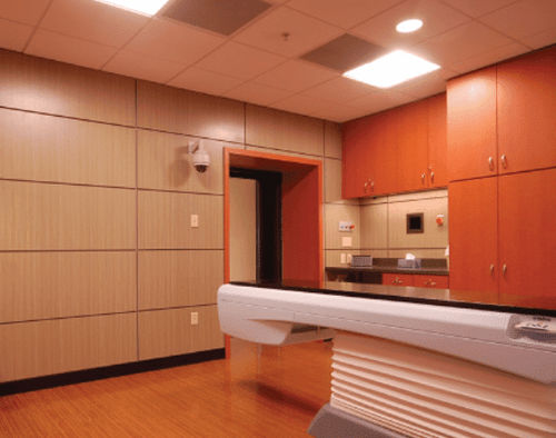 Estrutura de parede para serviço de radiologia - Veritas Medical Solutions - modular