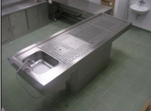 Mesa de necropsia para medicina legal - MA-0977 - MEDIS Medical Technology - fixa / em aço inoxidável
