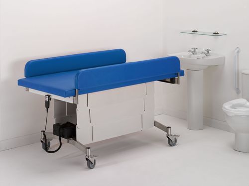 Móvel troca-fraldas para hospitais - G and S Smirthwaite Ltd.  - para creches / para pessoas com mobilidade reduzida