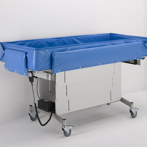 Maca de banho com altura regulável - G and S Smirthwaite Ltd.  - a bateria / infantil / para adulto