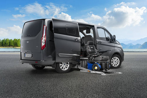 Veículo para pessoas com deficiência minivan - Tourneo Custom - PARAVAN - a diesel / híbrido / com acesso por porta lateral