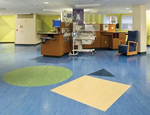 Revestimento de piso em borracha - evolving Series - Flexco - antibacteriano