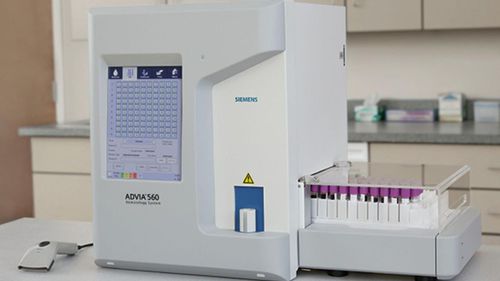 Analisador hematológico automático - ADVIA® 560  - Siemens Healthineers - Laboratory Diagnostics - compacto / 26 parâmetros / com diferencial de 5 partes