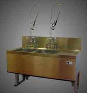Bancada técnica de laboratório com pia - Felcon - com ventilação descendente