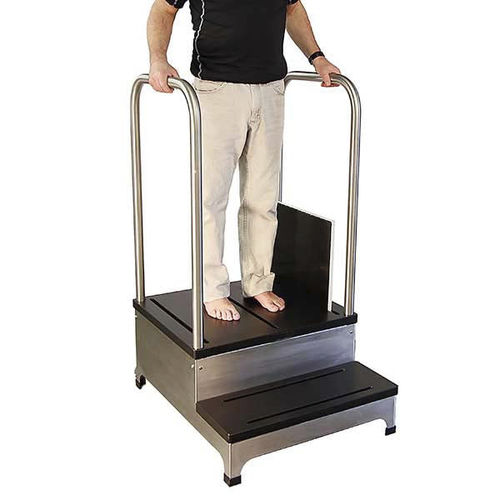 Escada auxiliar 2 degraus - 44302 - Wolf X-Ray Corporation - em aço inoxidável / em material plástico
